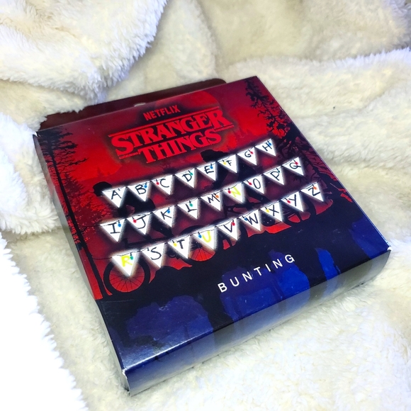 Stranger Things Bunting š